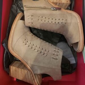 Vince Camuto Tan Ankle Boots with Lace-Up Design